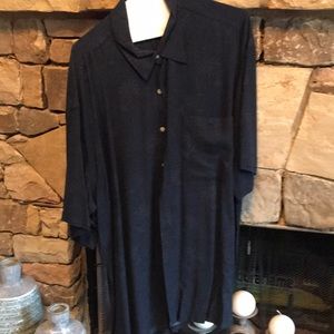 Short-sleeved dress shirt